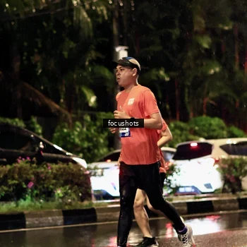 Runner Photo 7693437