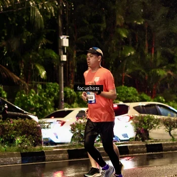 Runner Photo 7693441