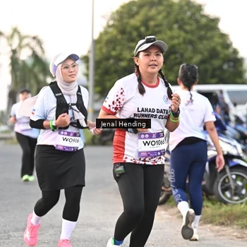 Runner Photo 7693442