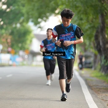 Runner Photo 7693443