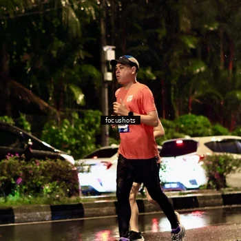 Runner Photo 7693448