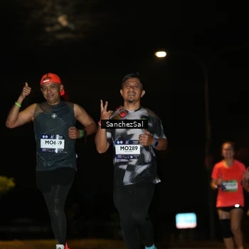 Runner Photo 7693458