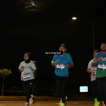 Runner Photo 7693468