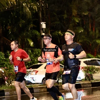 Runner Photo 7693471