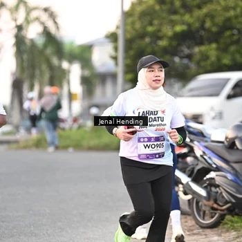 Runner Photo 7693474
