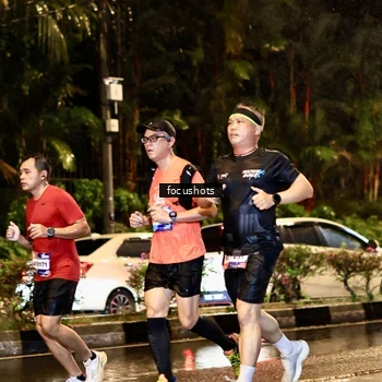 Runner Photo 7693478