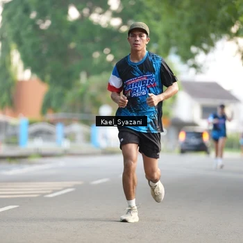 Runner Photo 7693490