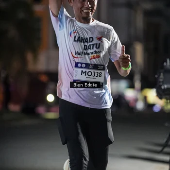 Runner Photo 7693535