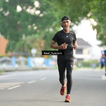 Runner Photo 7693557