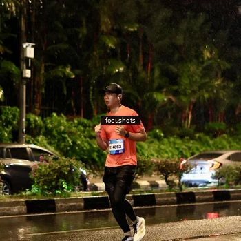 Runner Photo 7693563