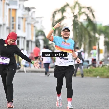 Runner Photo 7693573