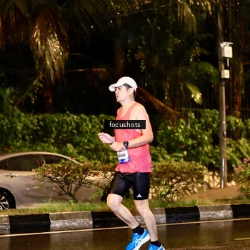 Runner Photo 7693578