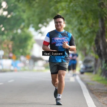 Runner Photo 7693580