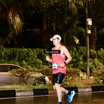 Runner Photo 7693584