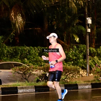 Runner Photo 7693585