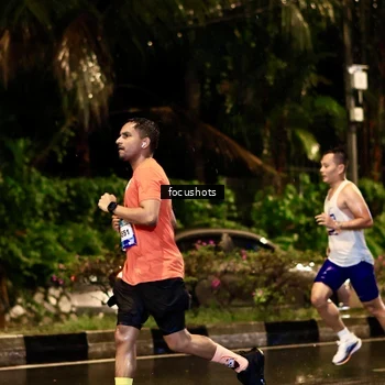 Runner Photo 7693592