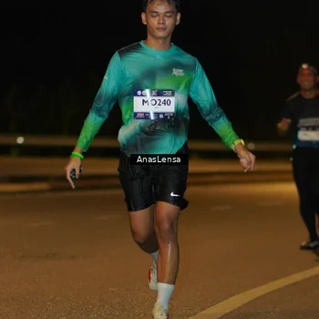 Runner Photo 7693609