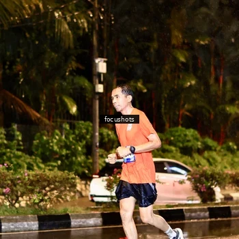 Runner Photo 7693615