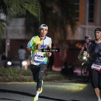 Runner Photo 7693629