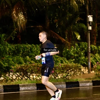 Runner Photo 7693633