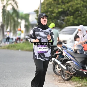 Runner Photo 7693635
