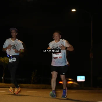 Runner Photo 7693638