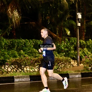 Runner Photo 7693641