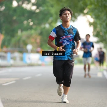 Runner Photo 7693657