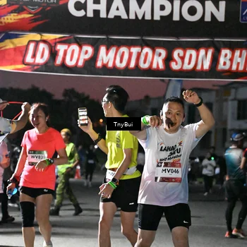 Runner Photo 7693659
