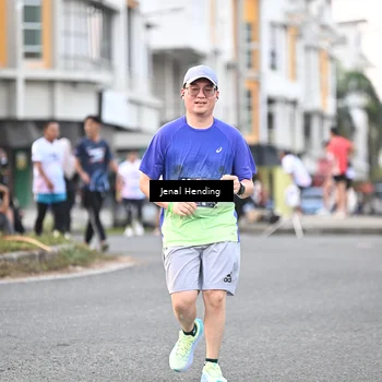 Runner Photo 7693676