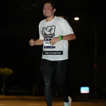 Runner Photo 7693687