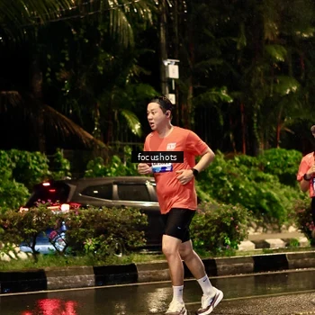 Runner Photo 7693692