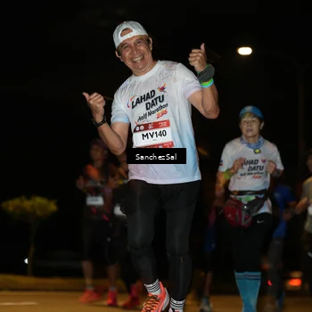 Runner Photo 7693707