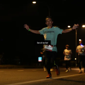 Runner Photo 7693716