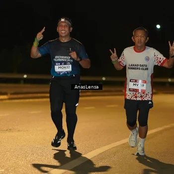 Runner Photo 7693759