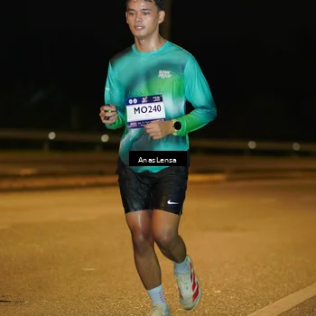 Runner Photo 7693762