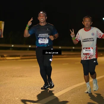 Runner Photo 7693772