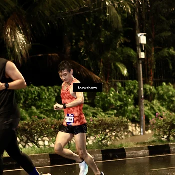 Runner Photo 7693785