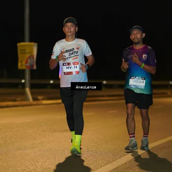 Runner Photo 7693874