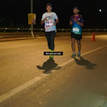 Runner Photo 7693876