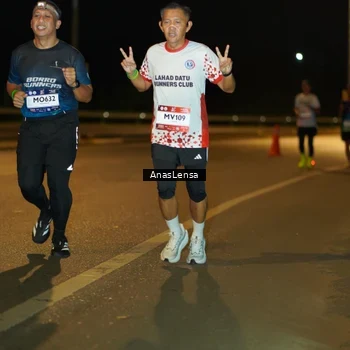 Runner Photo 7693883