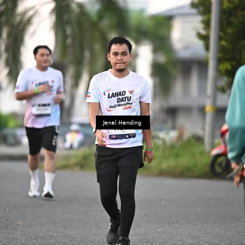 Runner Photo 7693908