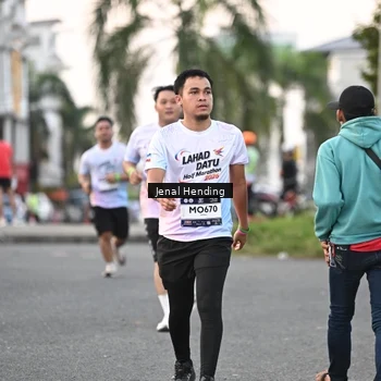 Runner Photo 7693924