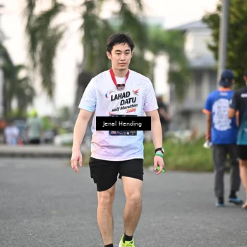 Runner Photo 7693954