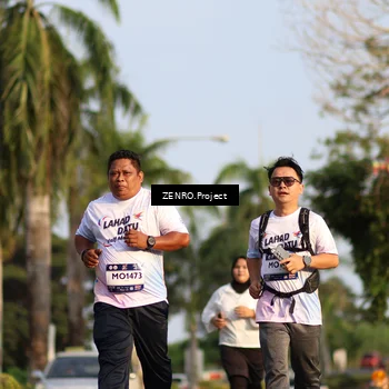 Runner Photo 7693959