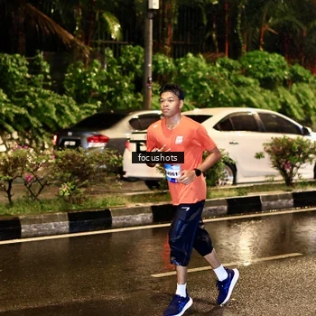 Runner Photo 7693968