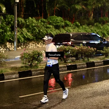 Runner Photo 7693975
