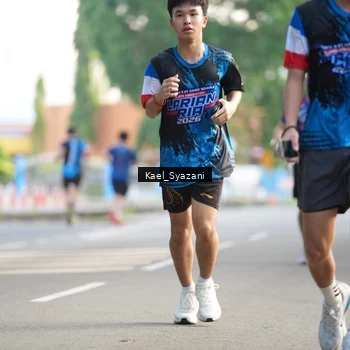 Runner Photo 7693977