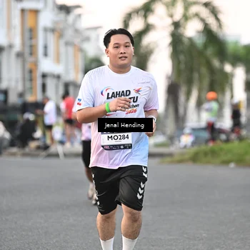 Runner Photo 7693978