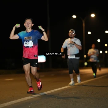 Runner Photo 7693990